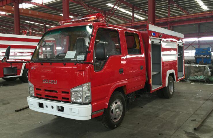 五十鈴藍牌鄉(xiāng)鎮(zhèn)消防車-2噸水罐消防車